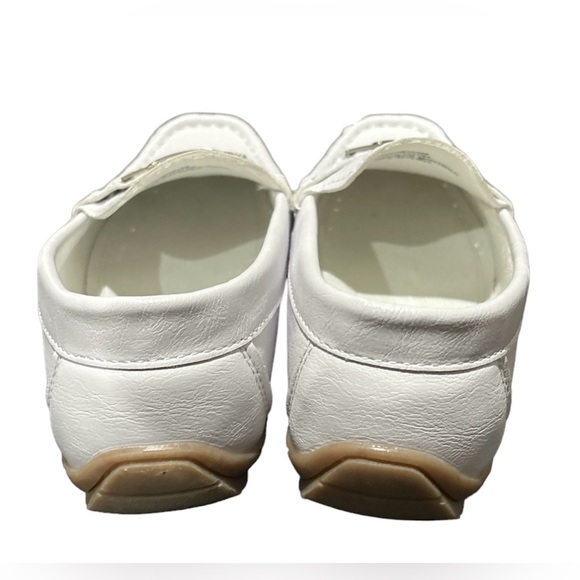 Josmo- Boy’s White Loafer- Size 4 - Picture 4 of 6